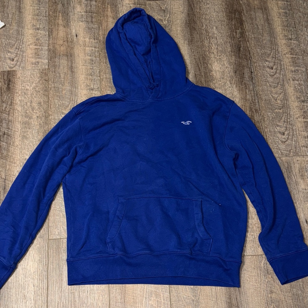 Blue Hoodie from Hollister must-have collection